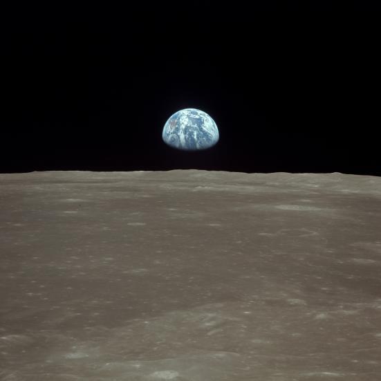 Jorden står op set fra Apollo 11