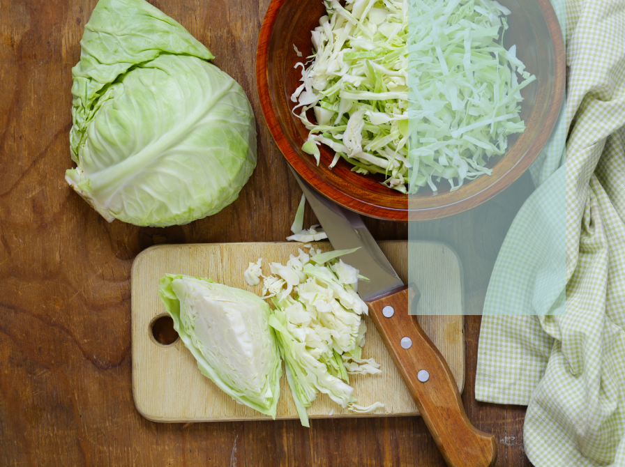 Far læser på iPad sammen med dreng